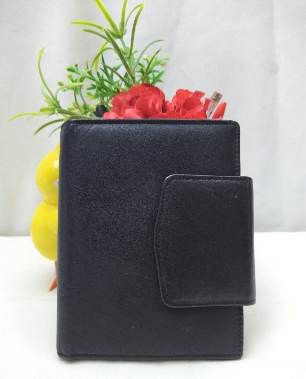 Buxton Black Velvet Touch Cowhide Leather Kisslock Credit Card Trifold Wallet